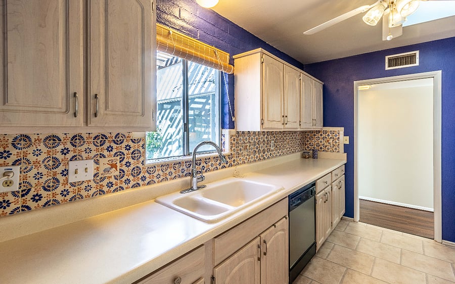 SHARED KITCHEN