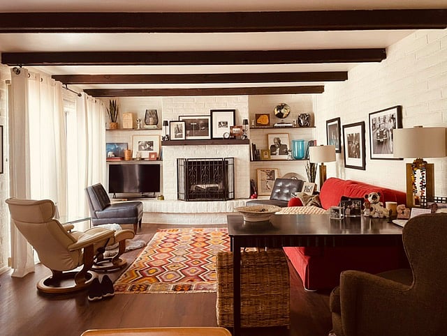 SHARED LIVING ROOM