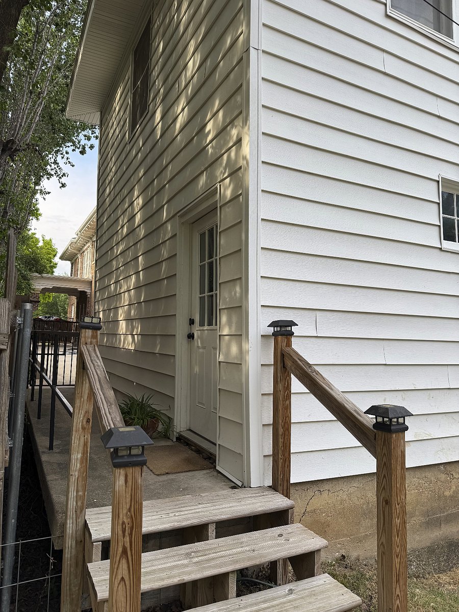 Private entrace accessed via walkway.