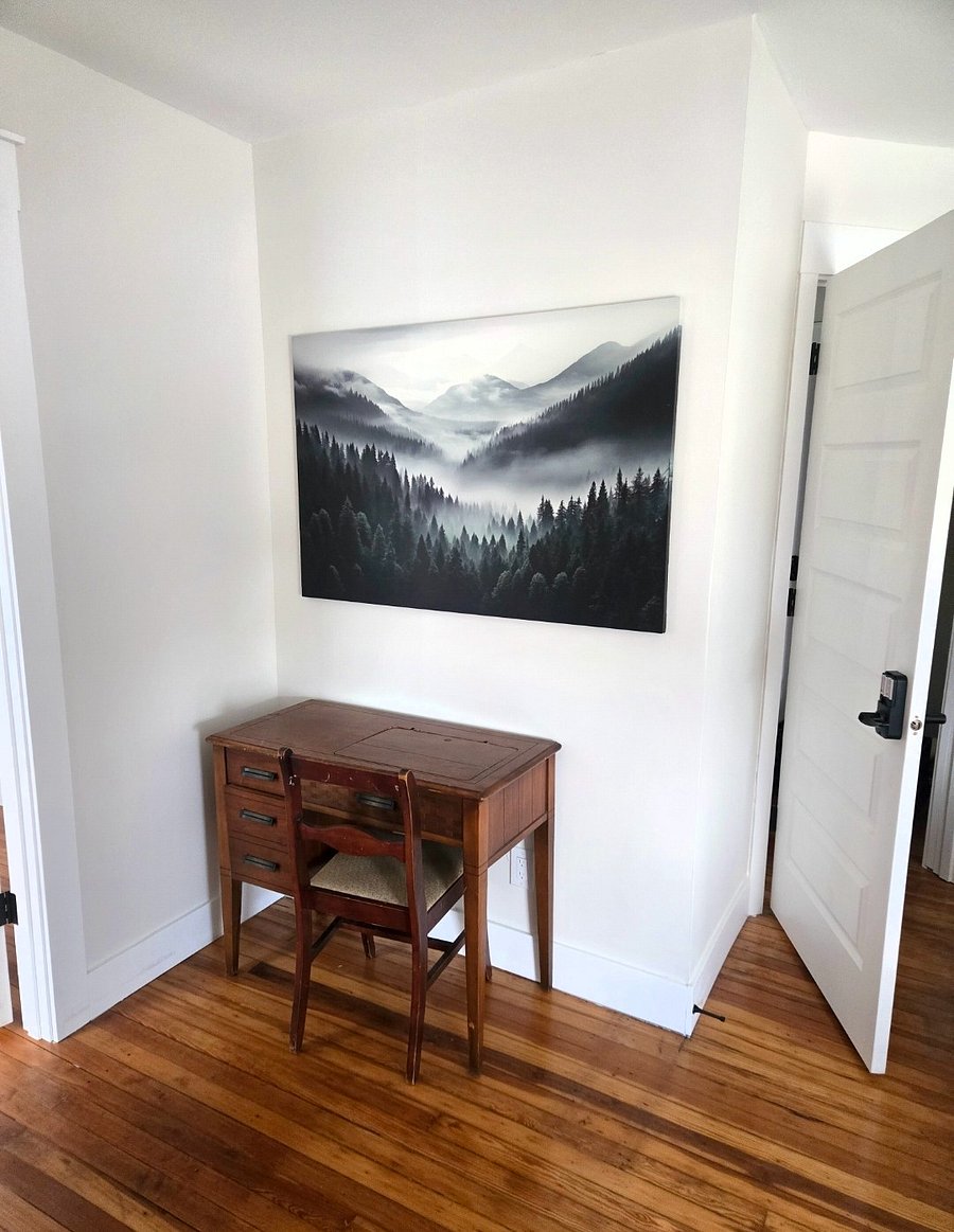 Bedroom 2 - wooden desk