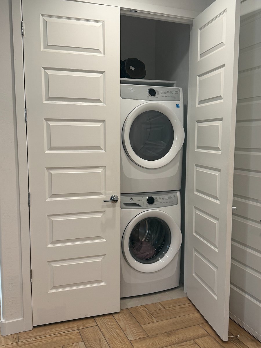 Private Laundry in unit
