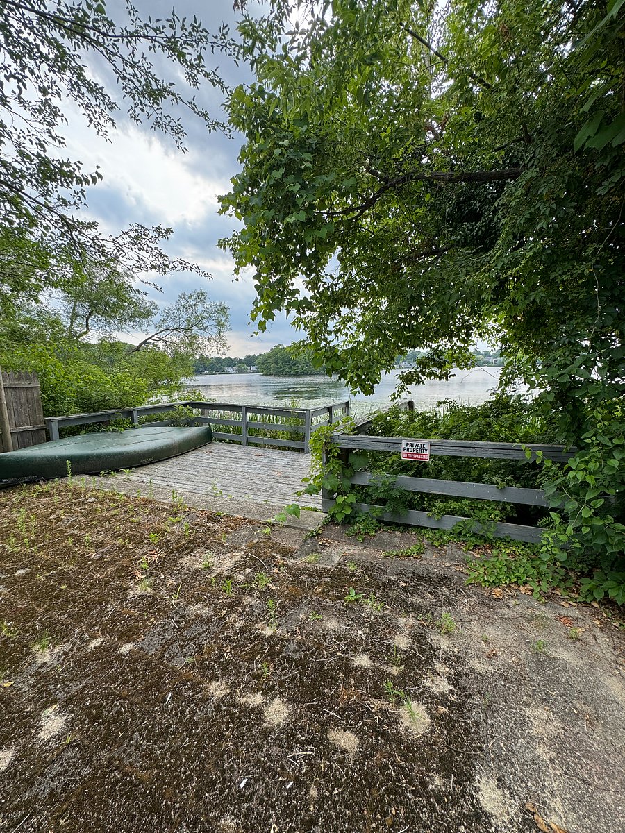 Semi-private dock (shared only with landlord)