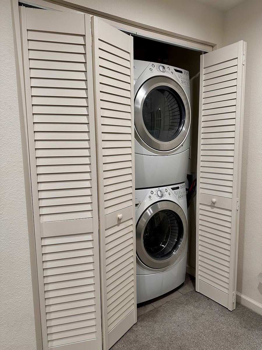 Washer/Dryer in unit