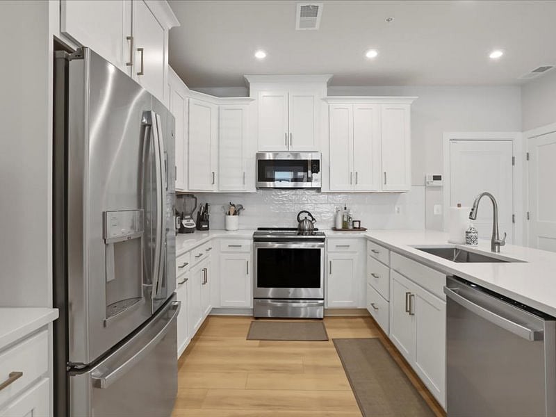 Furnished Finder property 1012104_1 photo 3