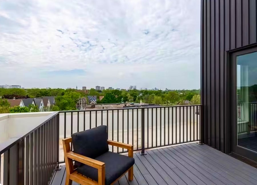 Resident-only rooftop patio with sweeping Milwaukee skyline views.