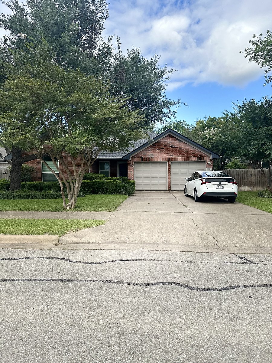 Front of House with Parking