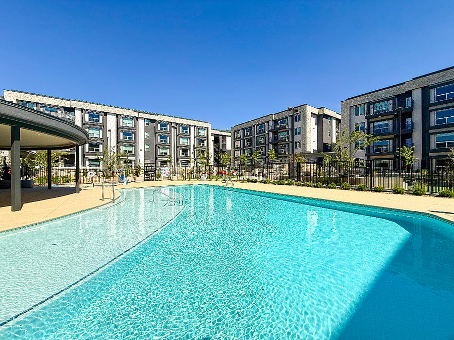 Year-Round Pool & Hot Tub