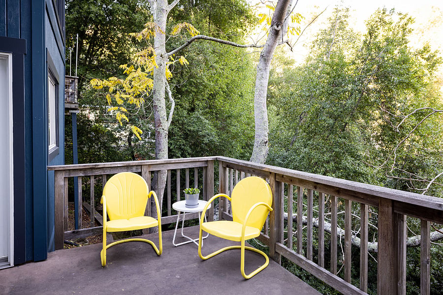 Lower deck