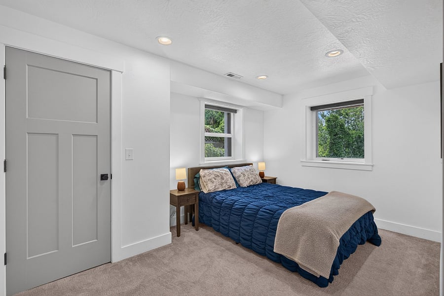 Queen bedroom
