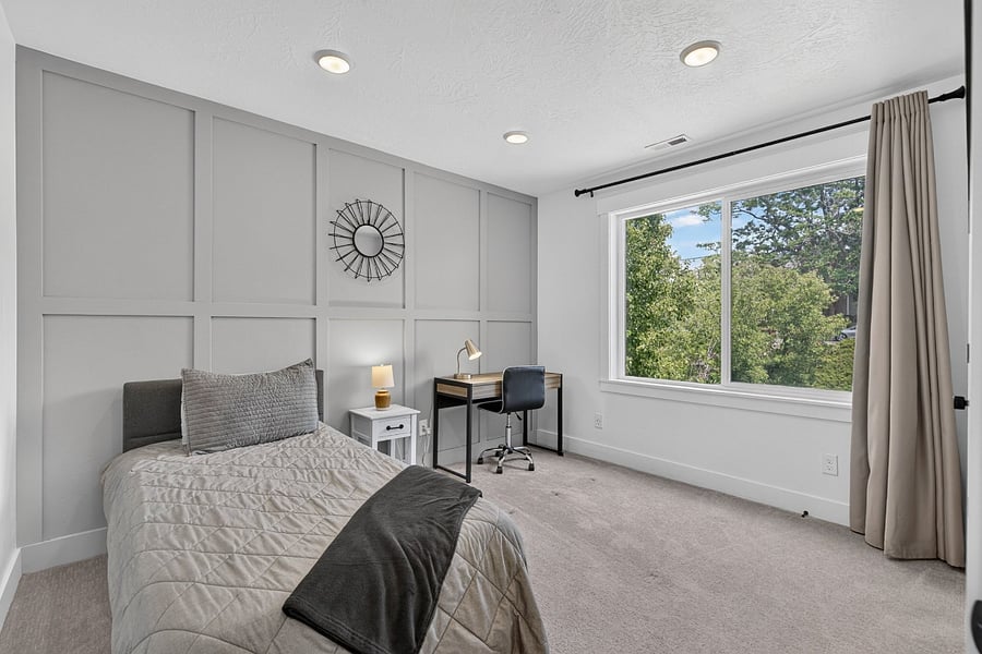 Twin bedroom #2, with blackout curtain