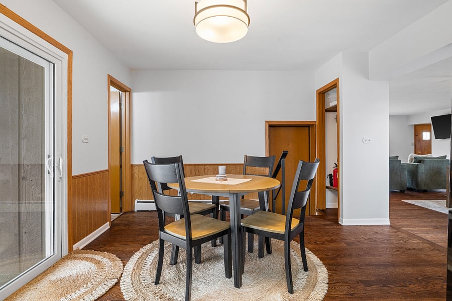 Eat in Kitchen