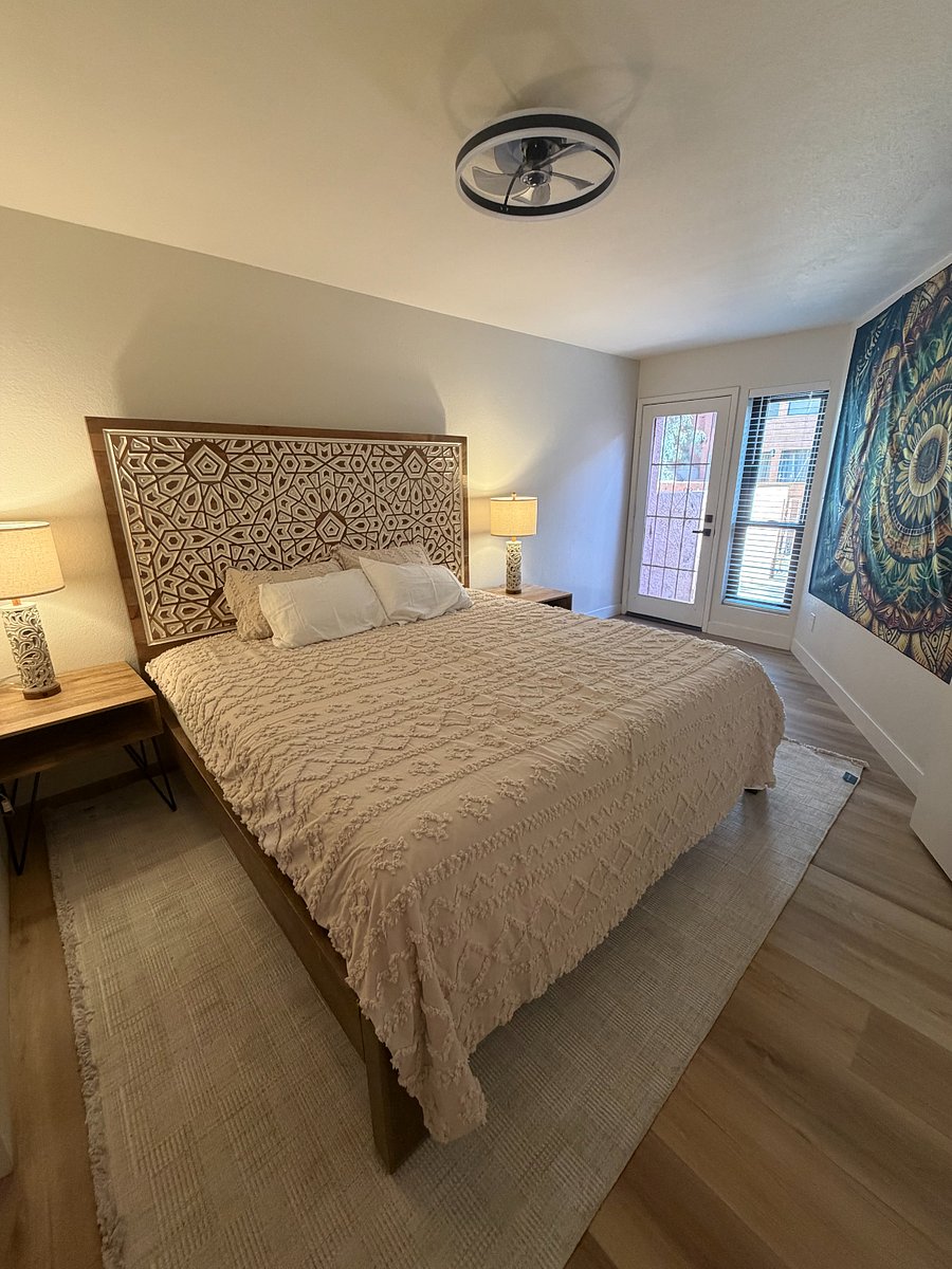 Master King Bed