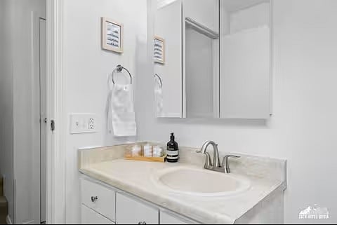 Furnished Finder property 1012327_1 photo 24