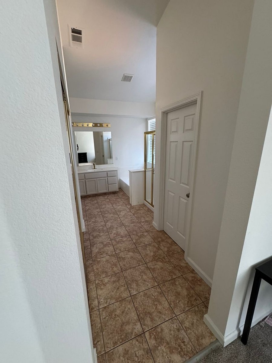 Furnished Finder property 1012333_1 photo 28