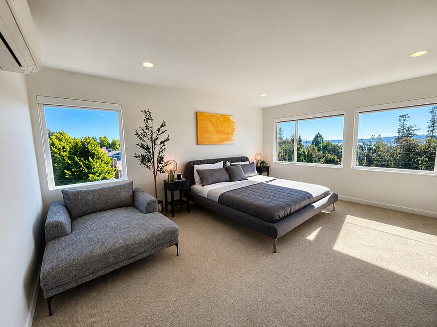 Master Suite w/ King Bed and View