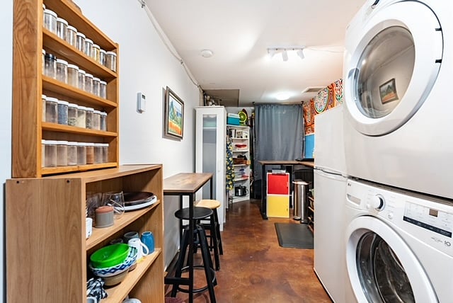 in-unit washer and dryer