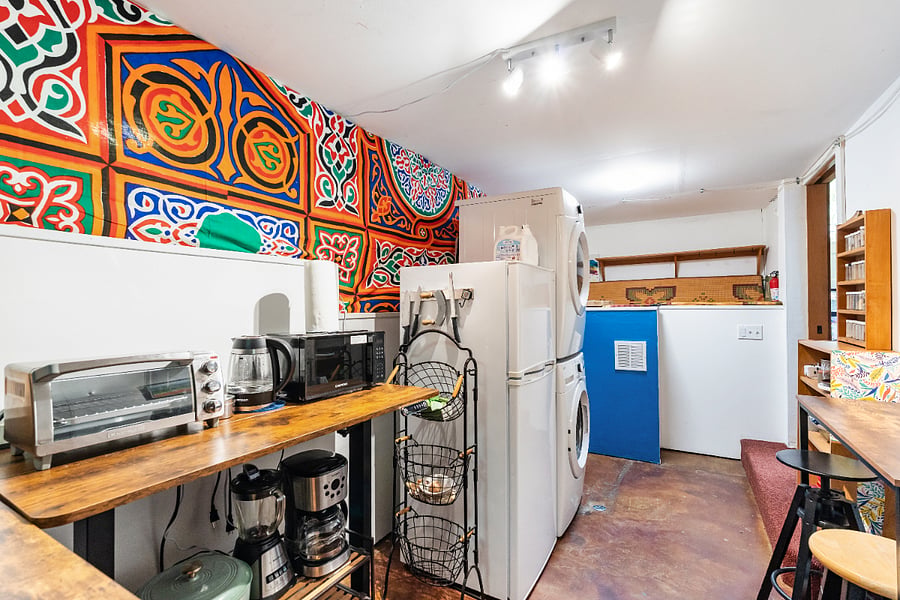 kitchenette with breakfast nook