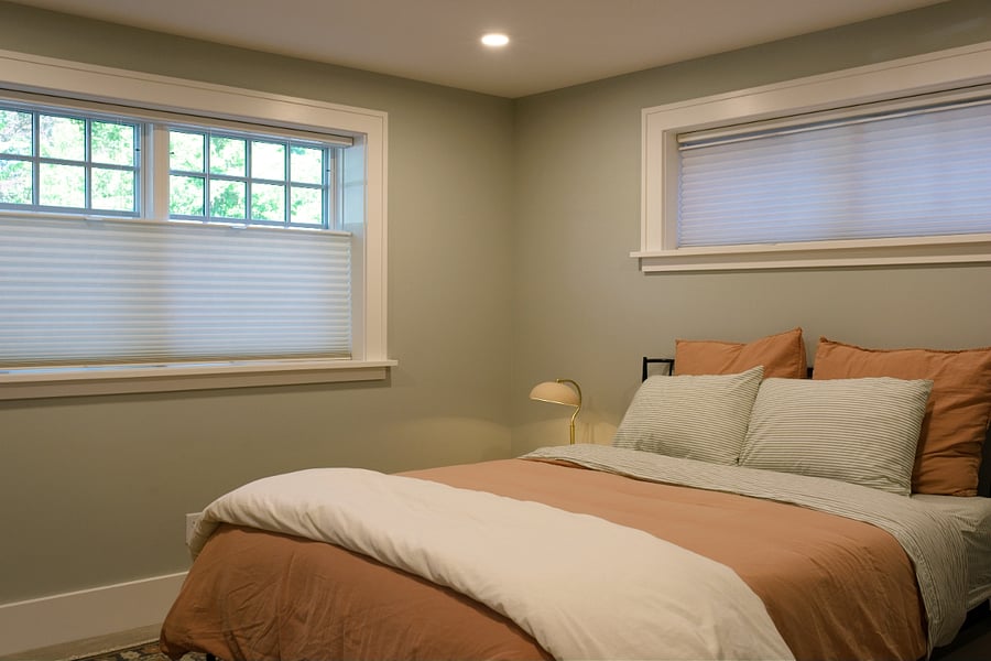 Queen bed with quality bedding