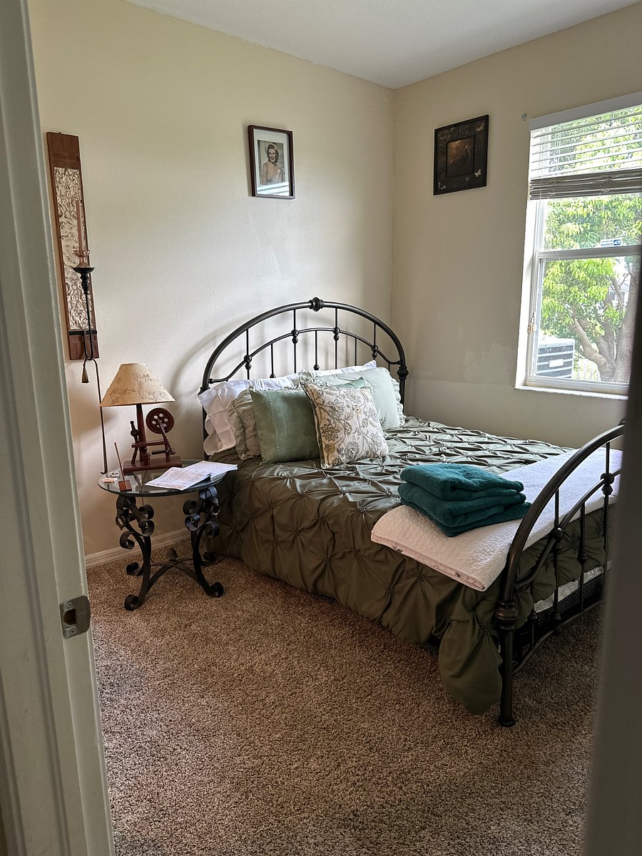 Furnished Finder property 1012507_1 photo 16
