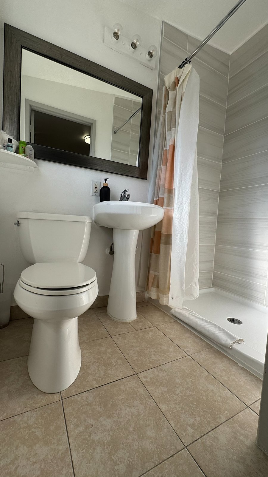 Furnished Finder property 1012509_3 photo 8