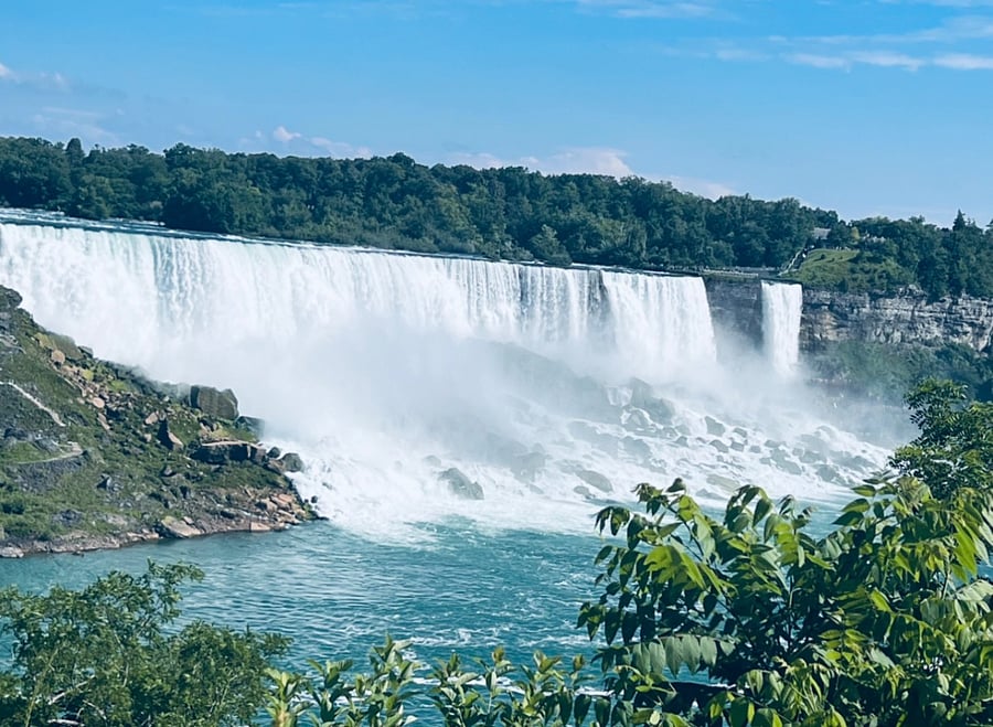 20 miles drive to Niagara Falls