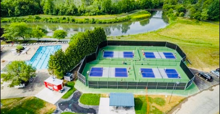 Gym, Pool, Bike path, Tennis/Pickleball Court only couple of min away