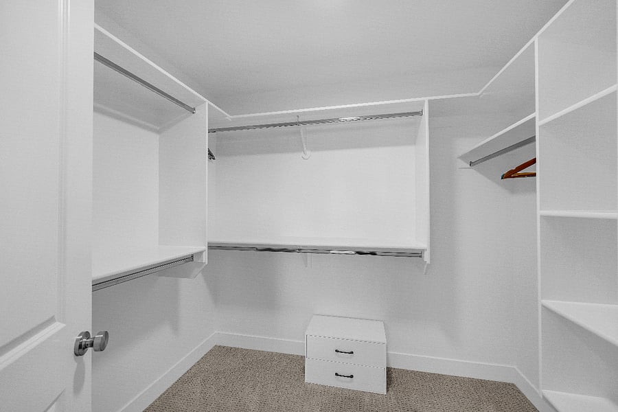Primary suite walk-in closet