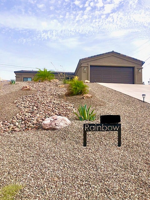1 car garage, driveway 