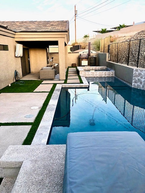 Pool, hot tub, BBQ