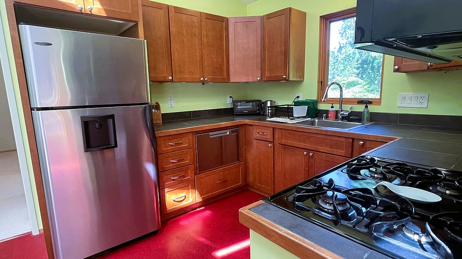full kitchen with gas range