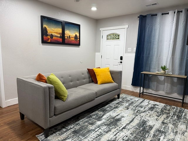 Furnished Finder property 1012707_1 photo 3