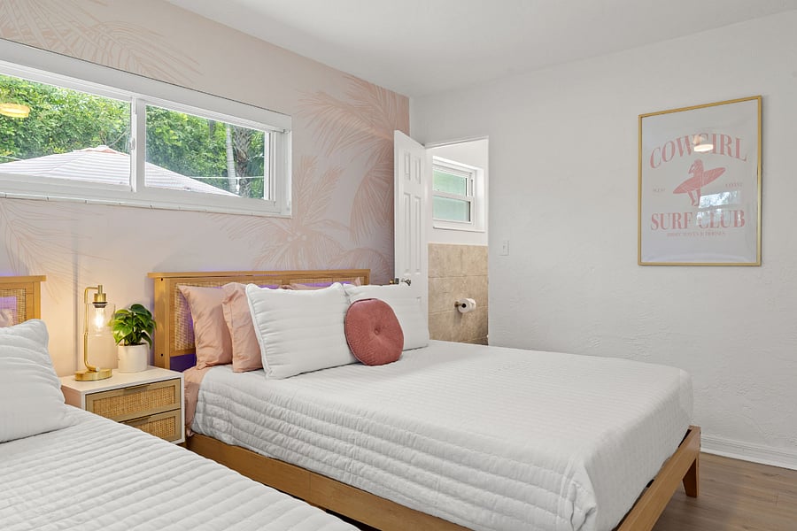 Private Room # 3 - Two Queen Beds