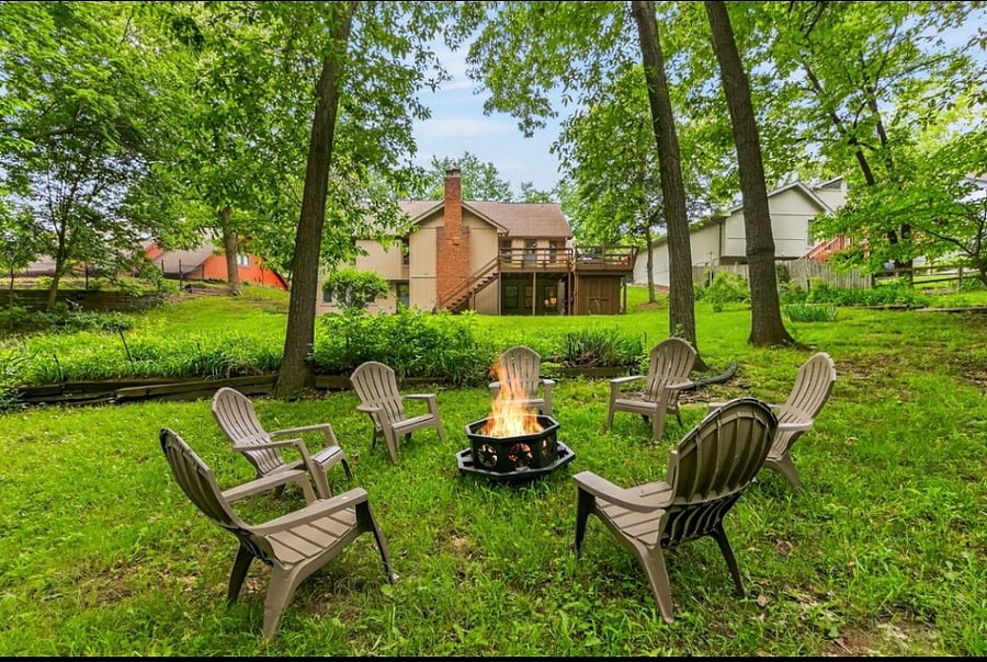 Eight chairs. Backs up to creek..very private and quite
