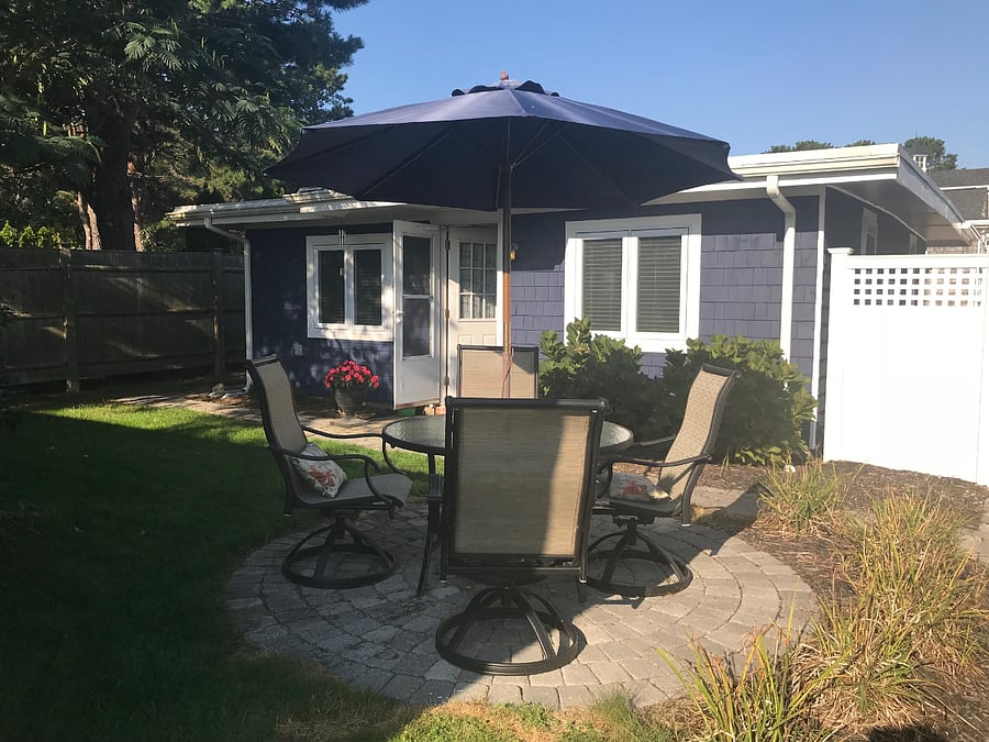 Outdoor patio for 4 plus umbrella and BBQ
