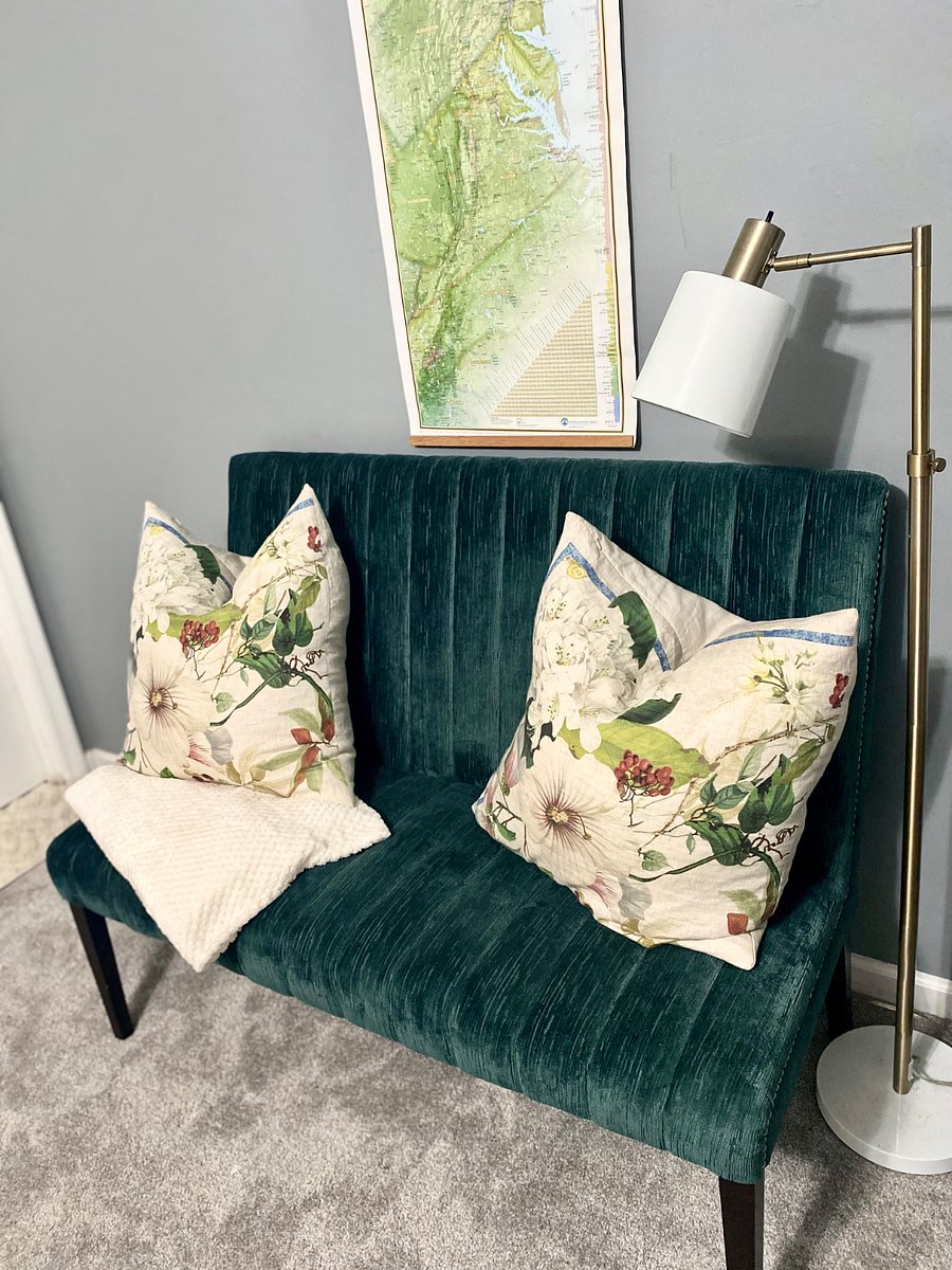 Comfortable Seating Area for Reading Books in Bedroom/Relaxing