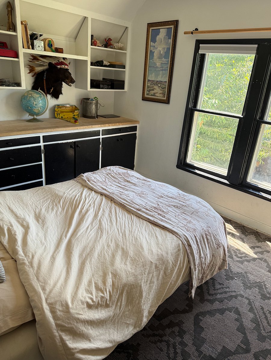 Upstairs Bedroom, Full Bed
