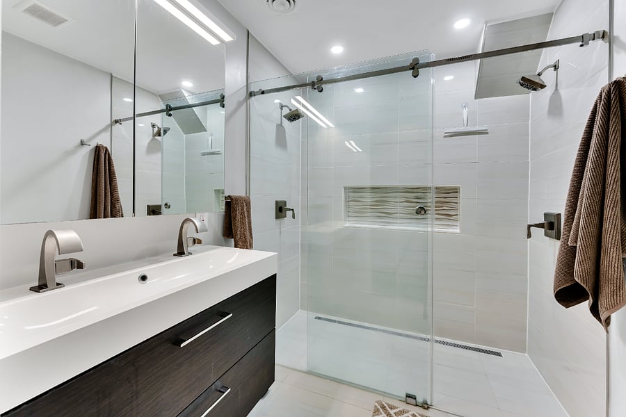 Primary bathroom with plush towels.
