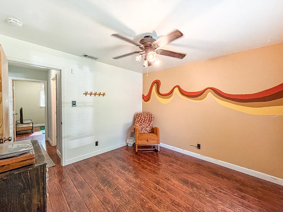 Furnish options open to Tenant. 