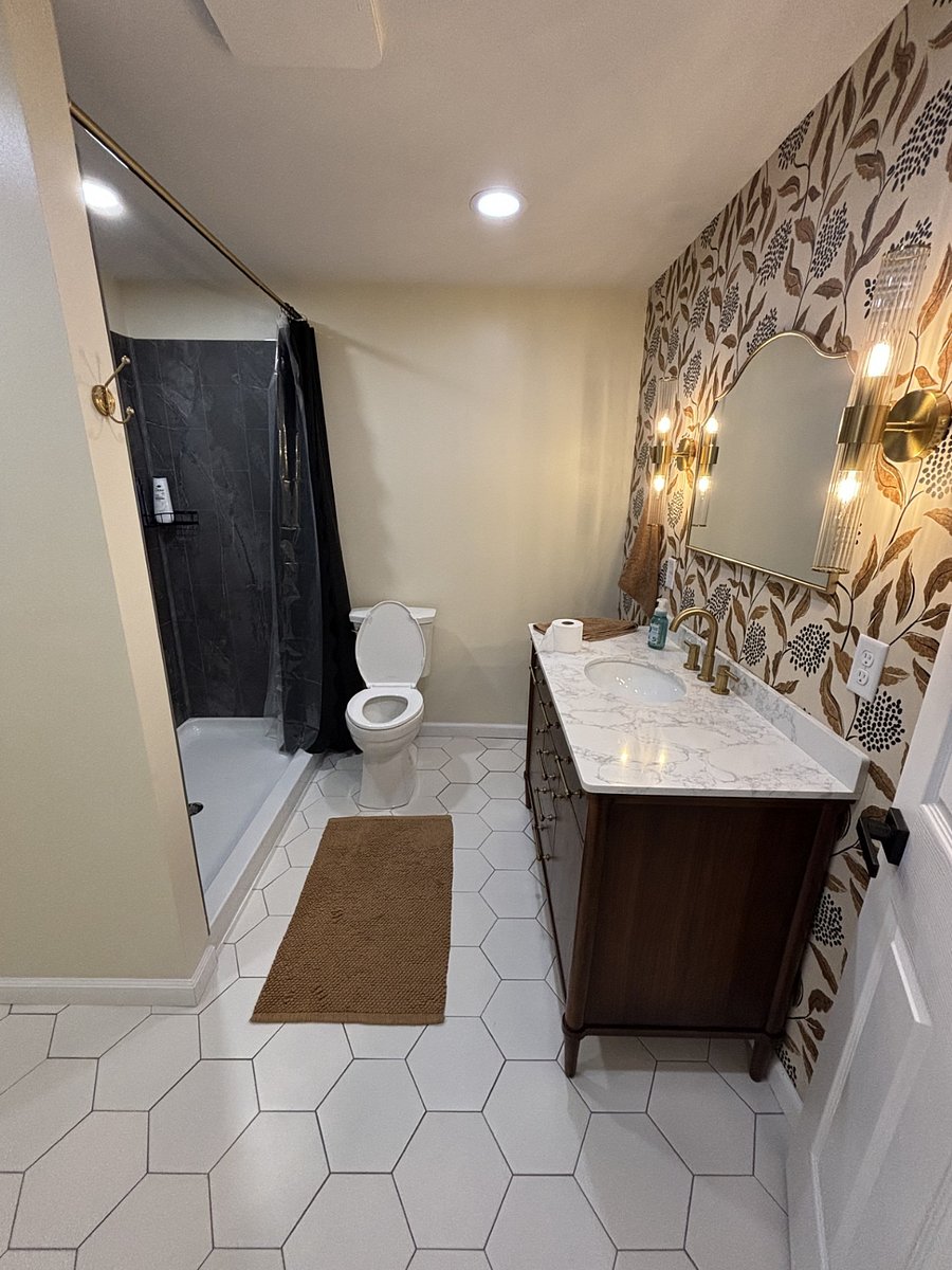 Finished basement - 3rd full bath