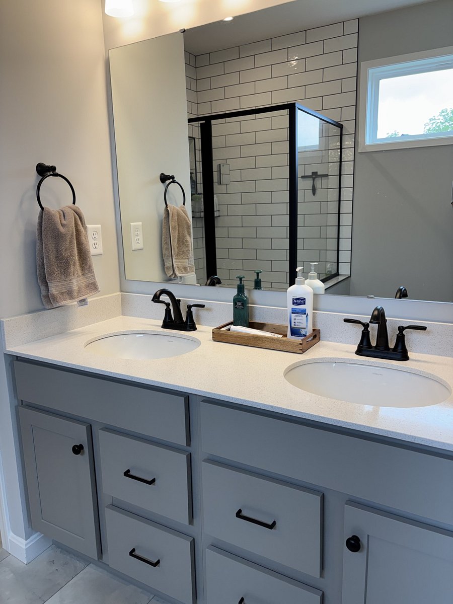 Dual vanity