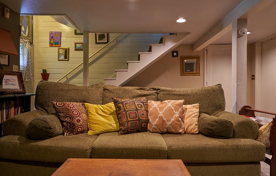 Bonus lounge room. Read, play records or workout.