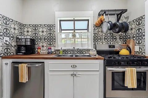 Furnished Finder property 1013184_1 photo 10