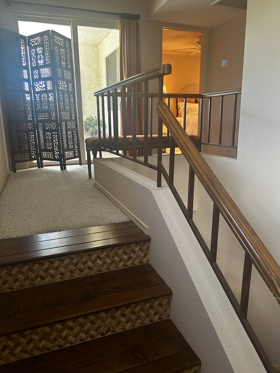 stair view into 2nd floor