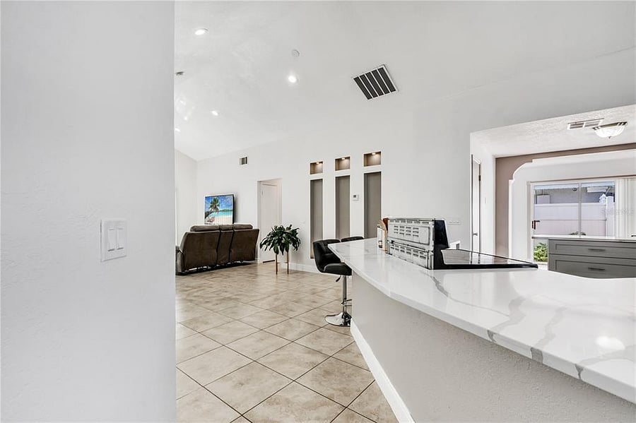Furnished Finder property 1013284_1 photo 3