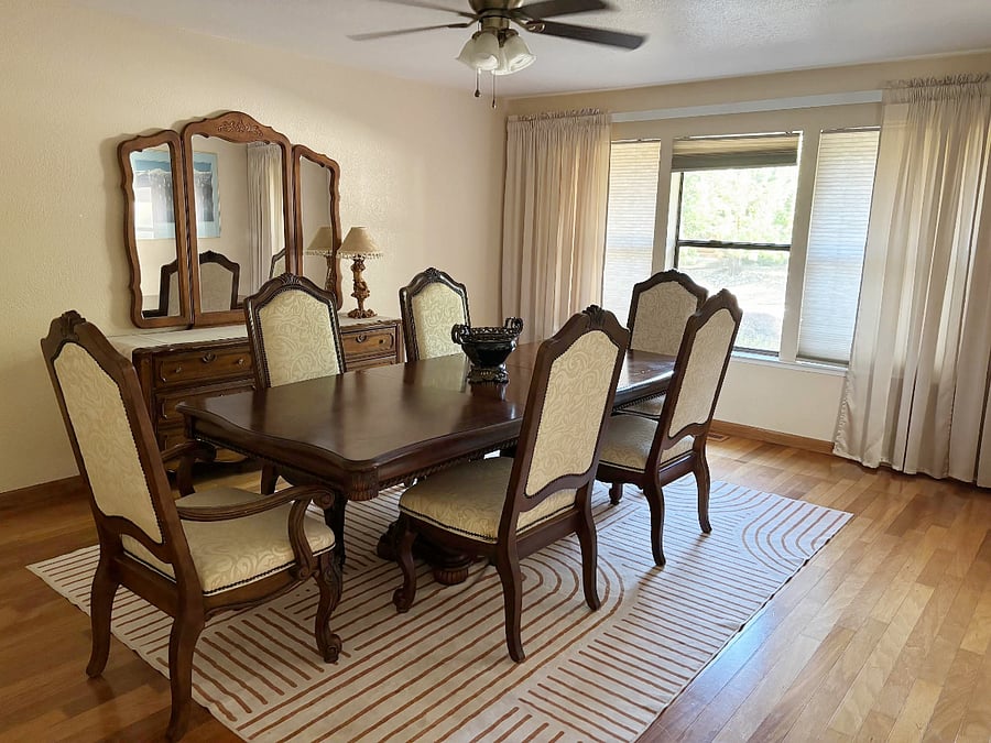 Spacious Dining room