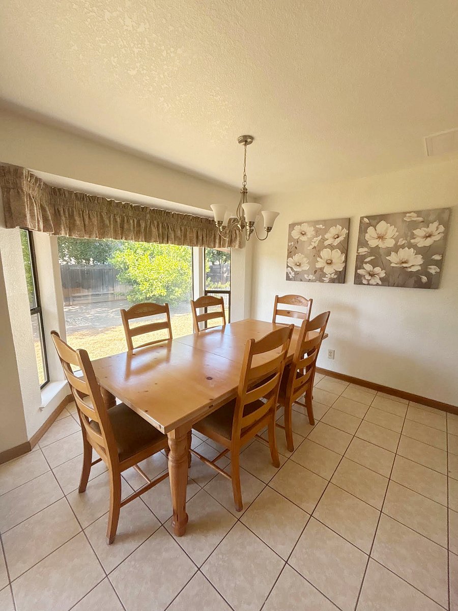 Eating Area in Kitchen