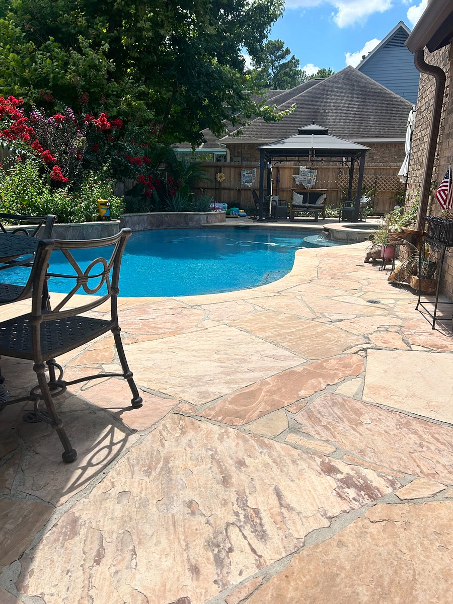 Pool / Hot Tub