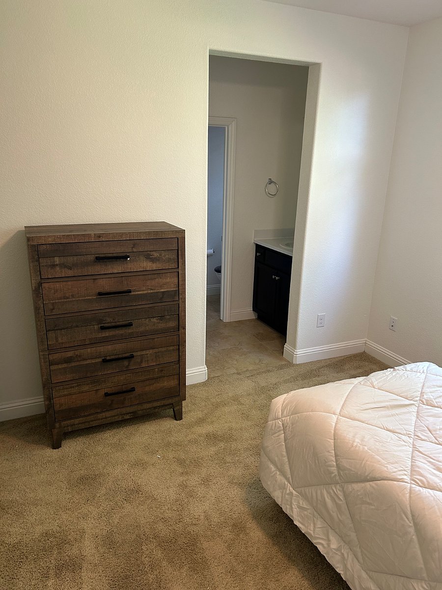 Bedroom with Twin Single bed