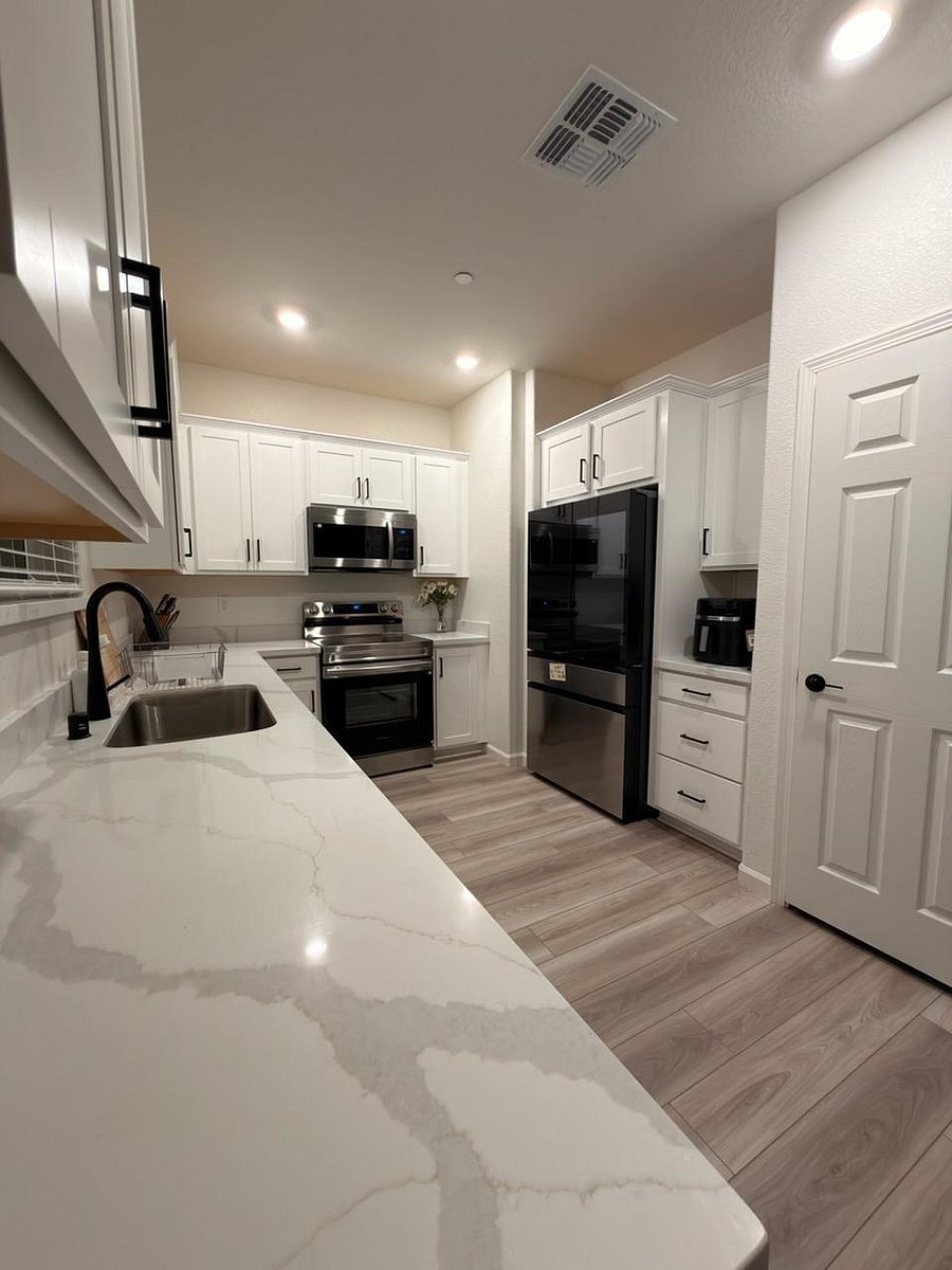 Furnished Finder property 1013374_3 photo 17
