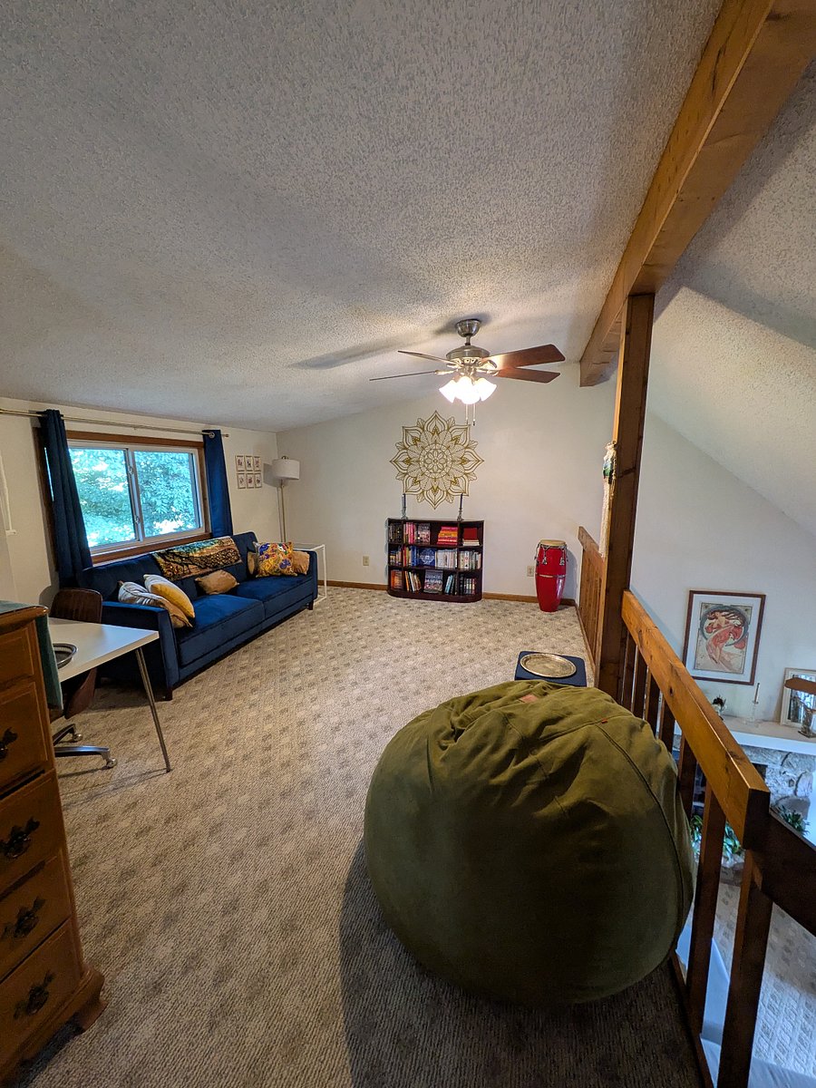 Upstairs loft arrangement